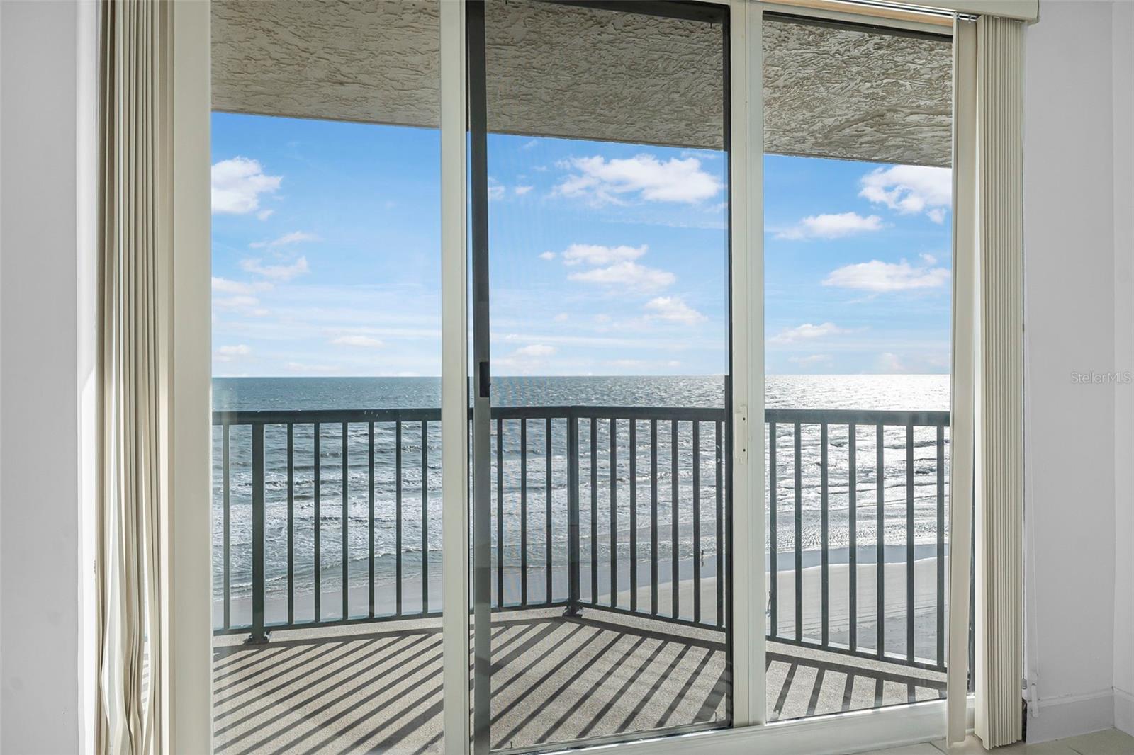 TOWERS 09 CONDO - Residential