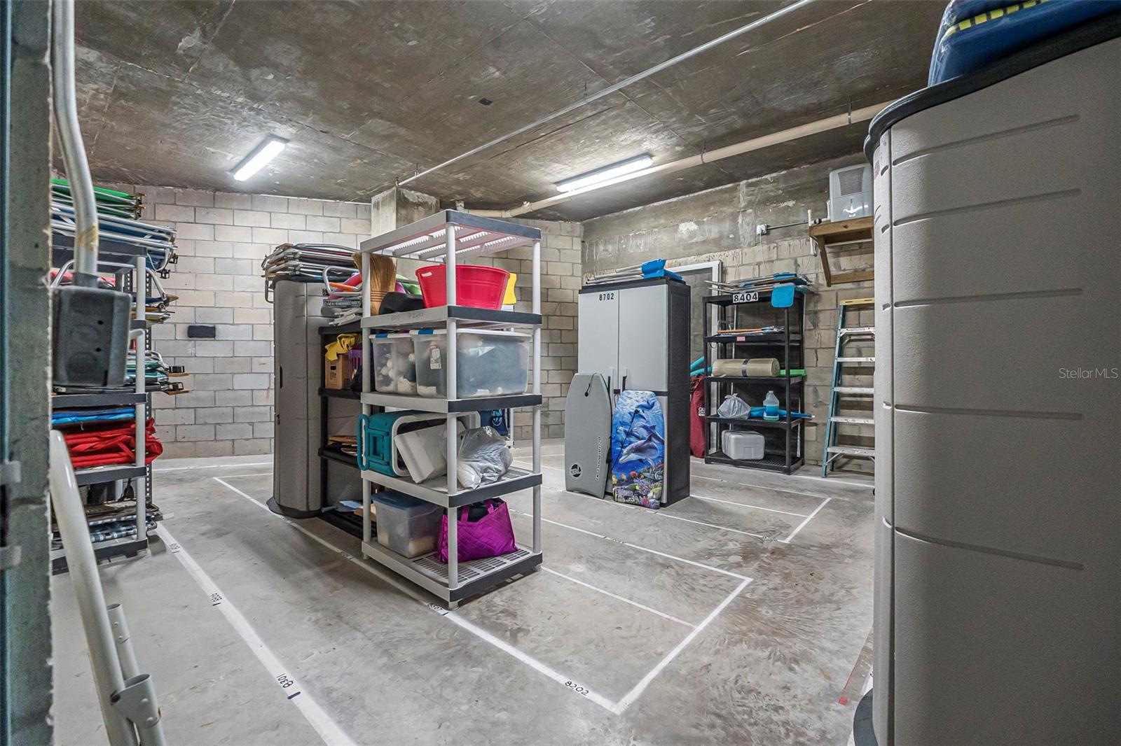 TOWERS 09 CONDO - Residential