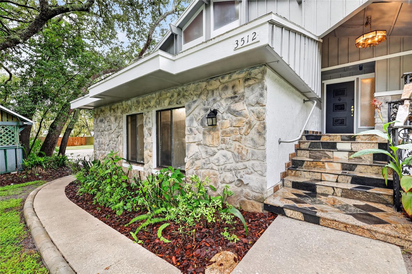 3512 MERIVALE DRIVE