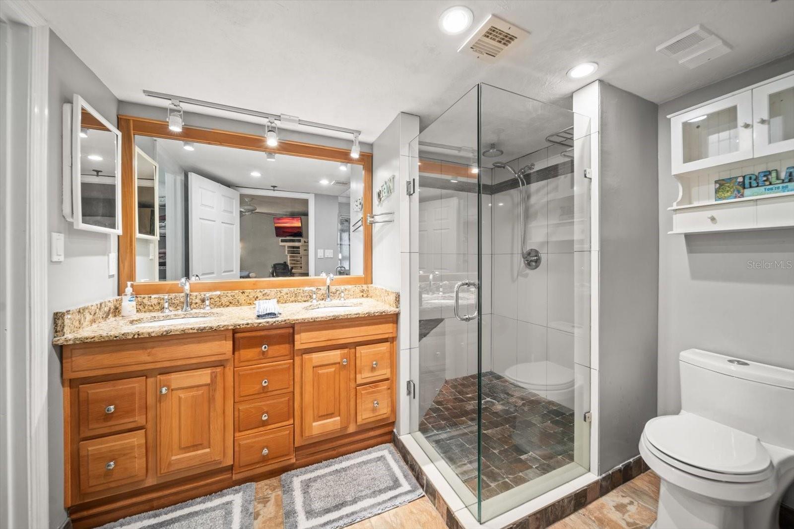 SUNRISE CONDO - Residential