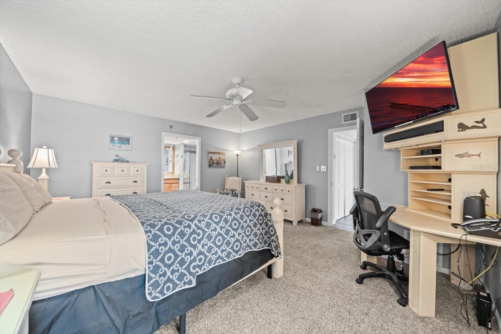 SUNRISE CONDO - Residential