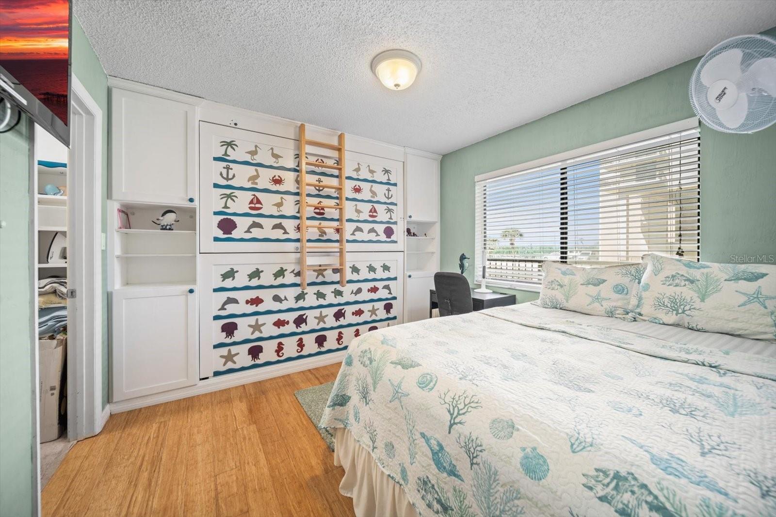 SUNRISE CONDO - Residential