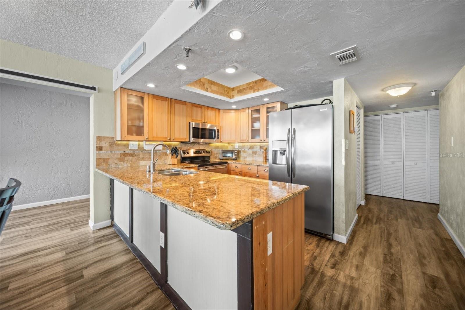 SUNRISE CONDO - Residential