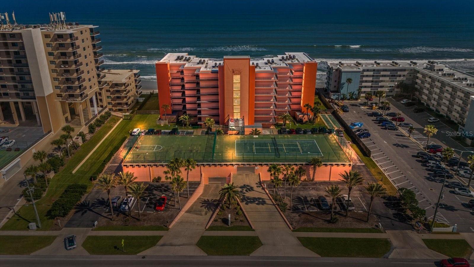 SUNRISE CONDO - Residential