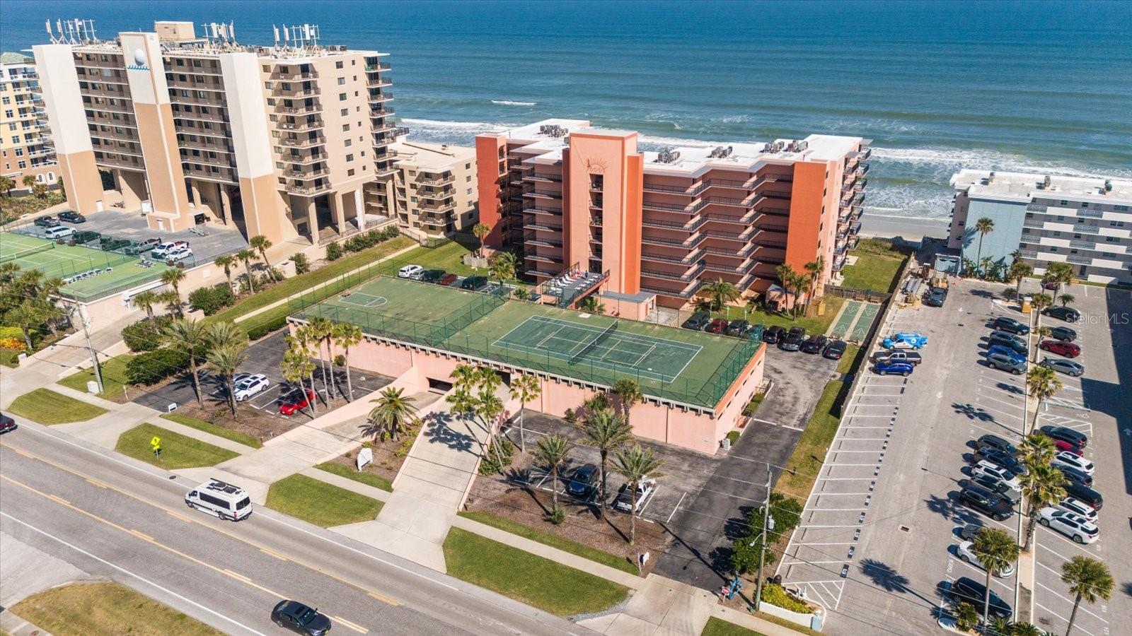 SUNRISE CONDO - Residential