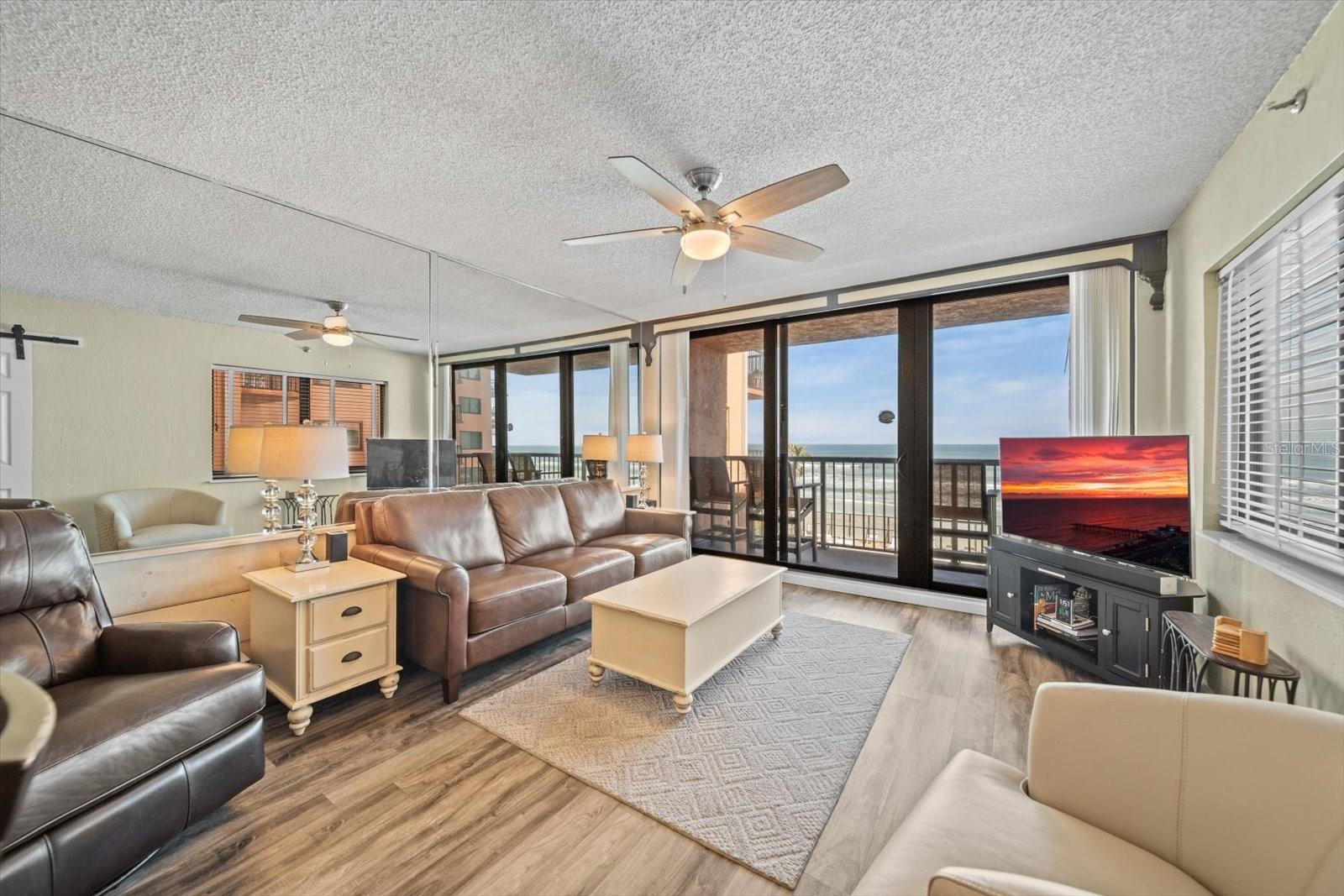 SUNRISE CONDO - Residential