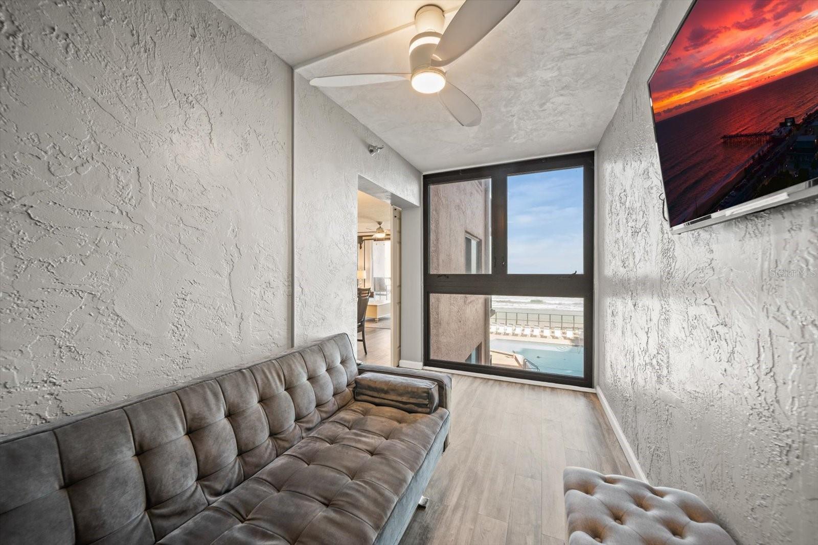 SUNRISE CONDO - Residential