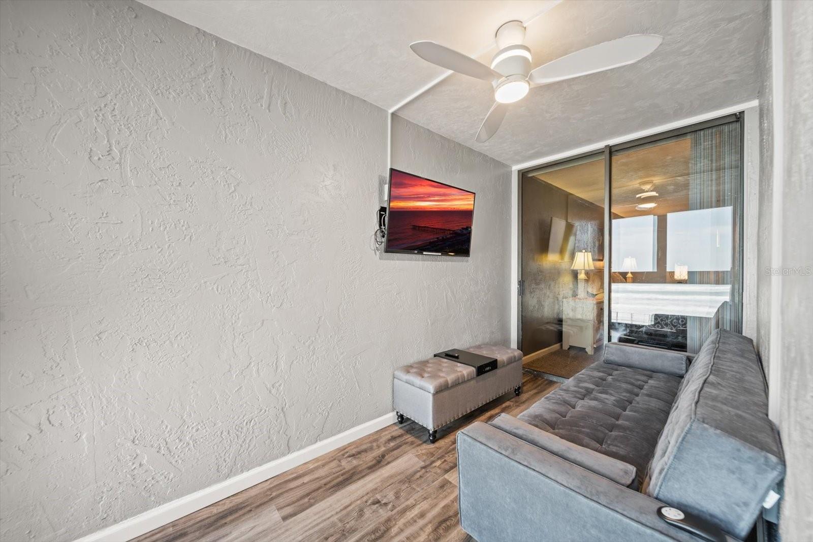 SUNRISE CONDO - Residential