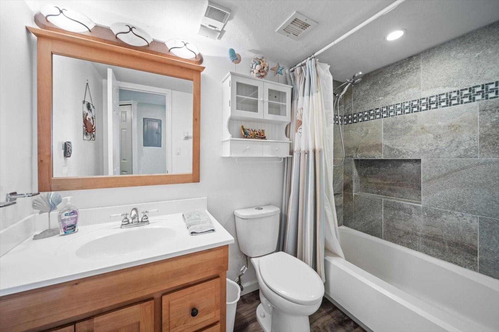 SUNRISE CONDO - Residential