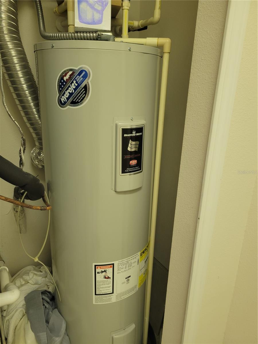 MONTEREY AT LAKE SEMINOLE CONDO - Residential