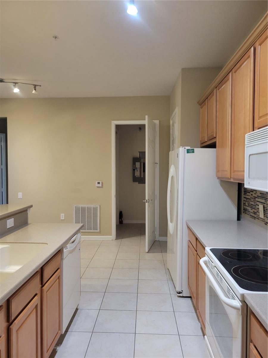 MONTEREY AT LAKE SEMINOLE CONDO - Residential