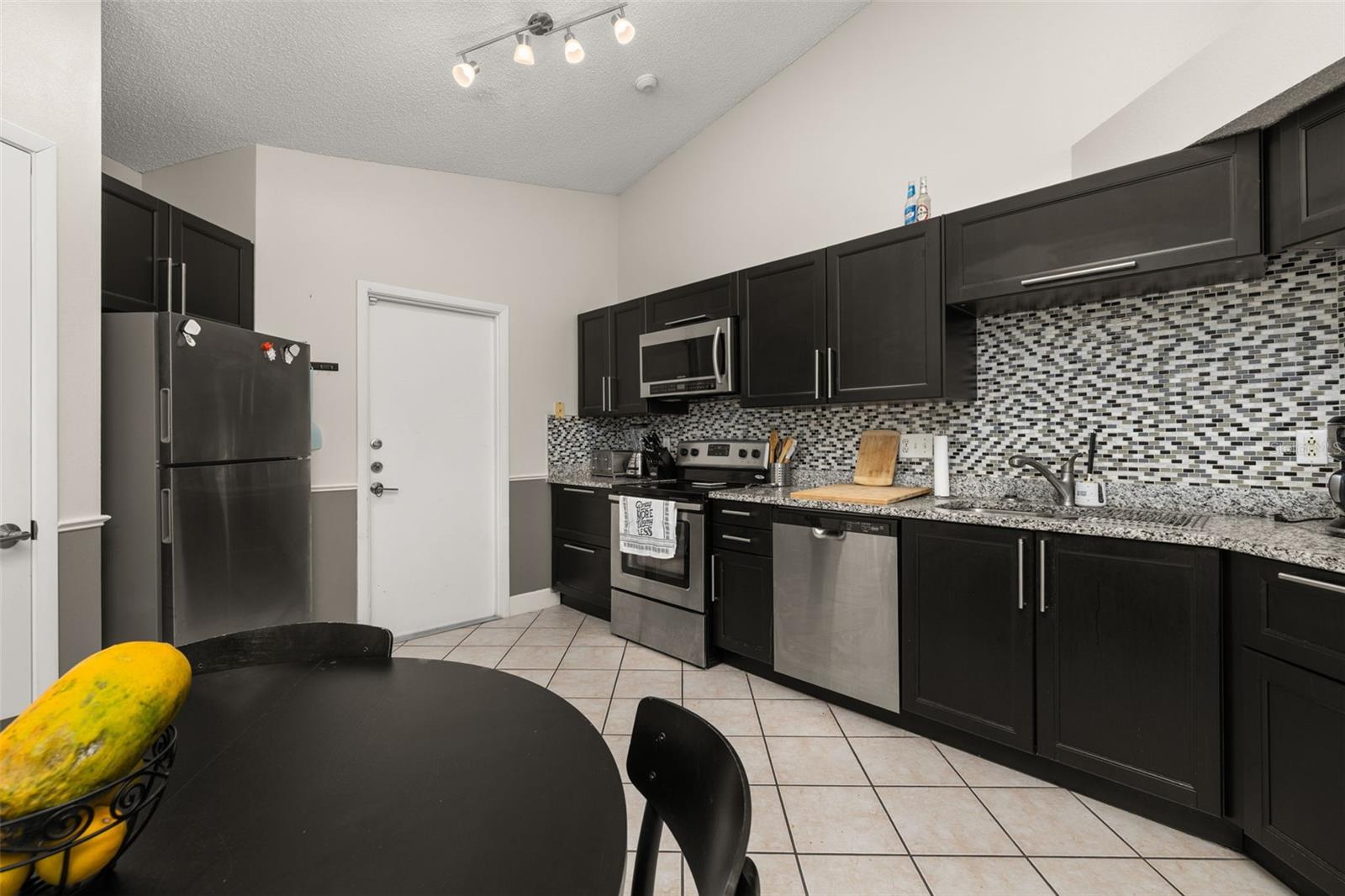 LINDFIELDS UNIT 1 - Residential Lease