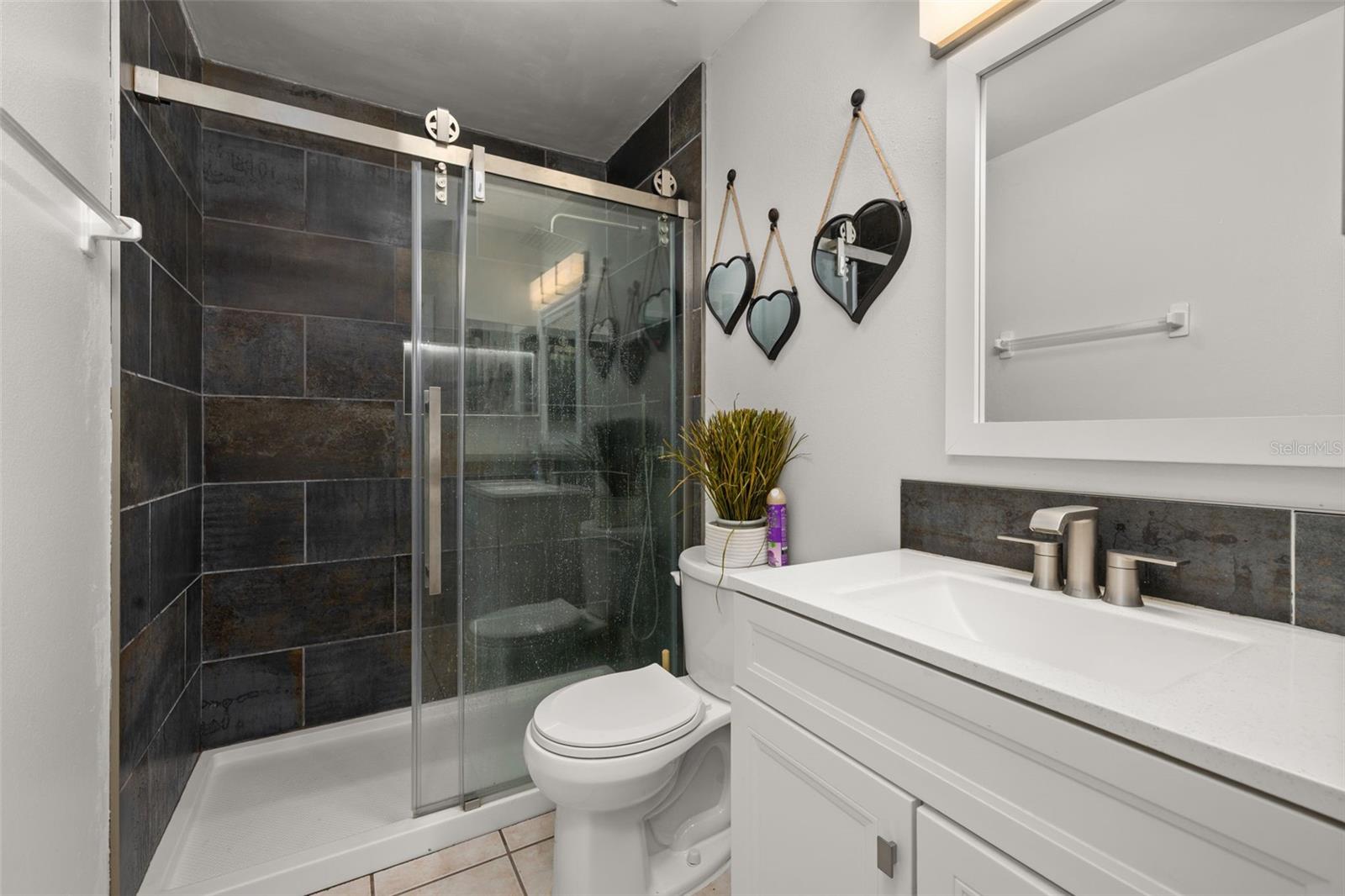 LINDFIELDS UNIT 1 - Residential Lease