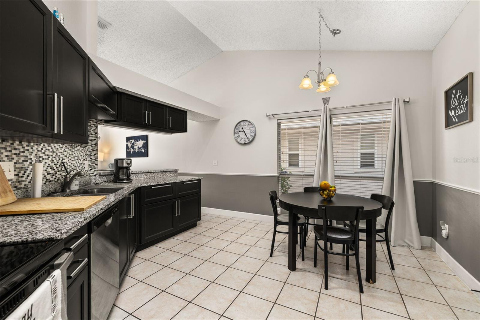 LINDFIELDS UNIT 1 - Residential Lease