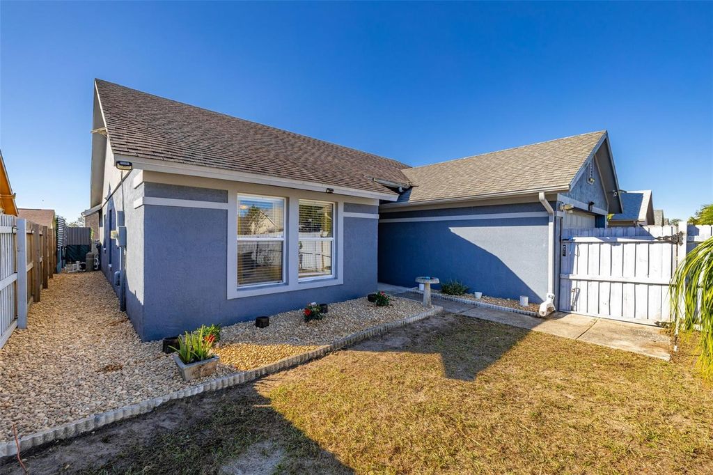 Photo of 3045 Bloomsbury Drive, Kissimmee, FL 34747 (MLS # S5137994)