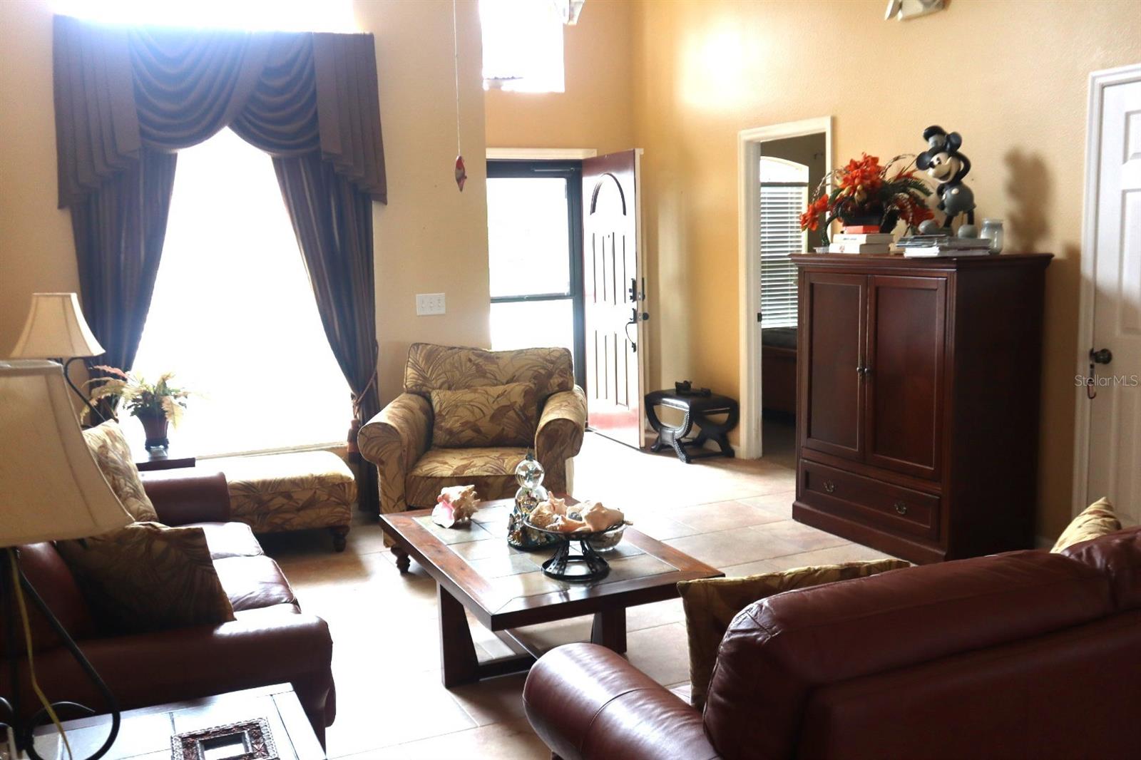 364 LOCKBREEZE DR
