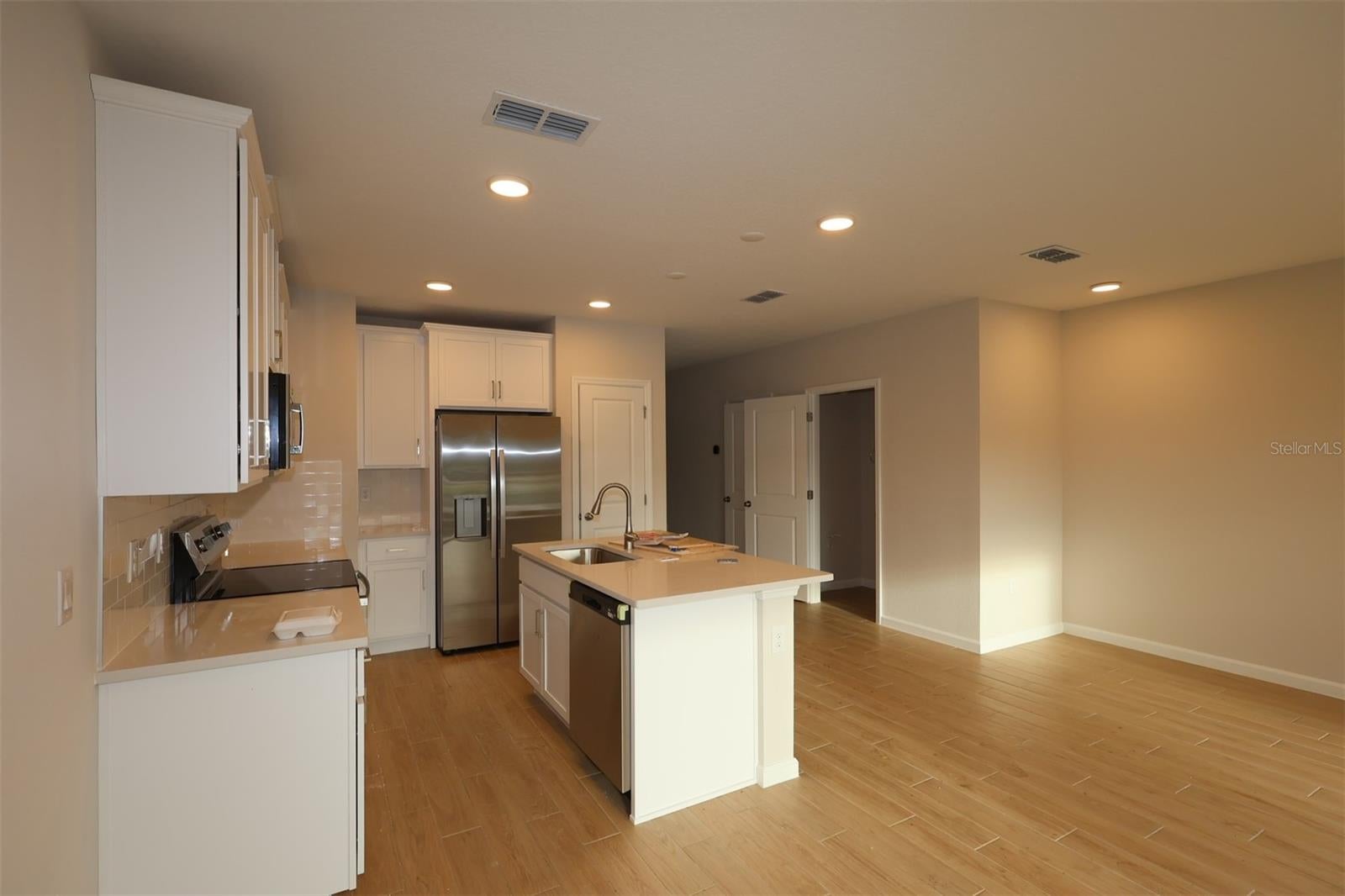 6108 FELLOW WAGON WAY