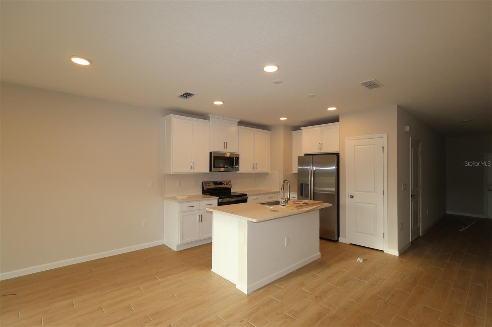 6108 FELLOW WAGON WAY