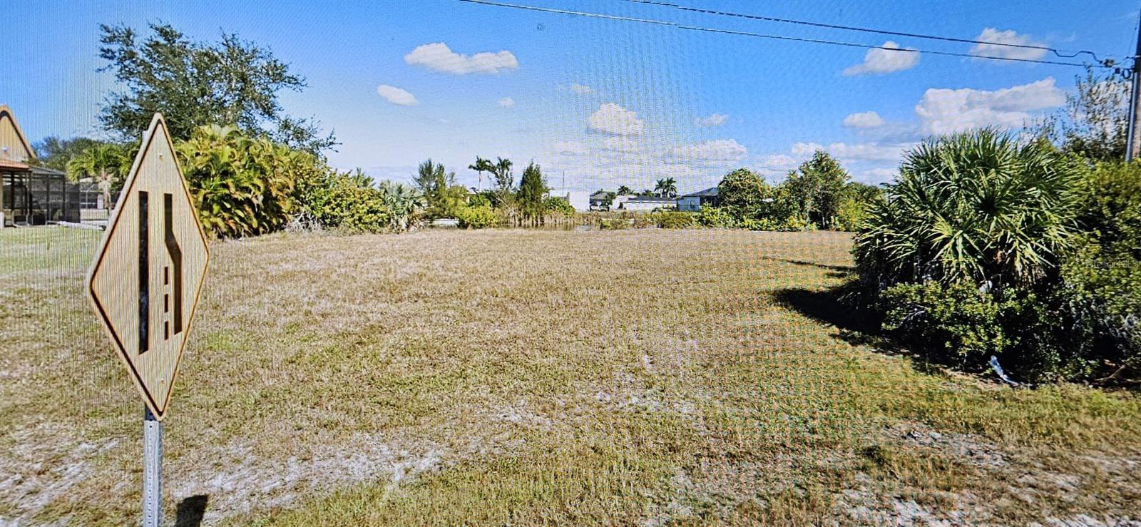 CAPE CORAL - Land