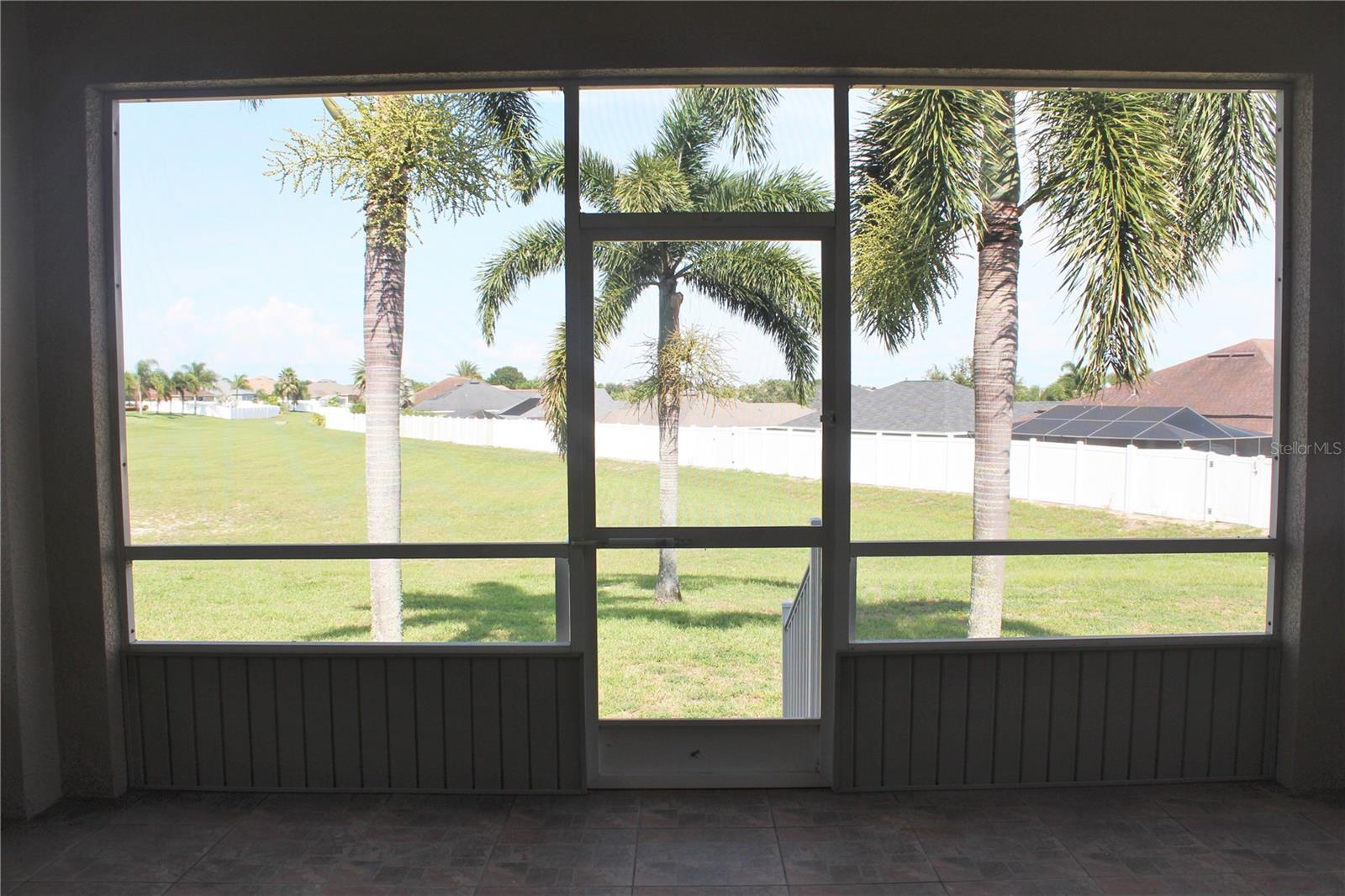 MANDOLIN - Residential Lease