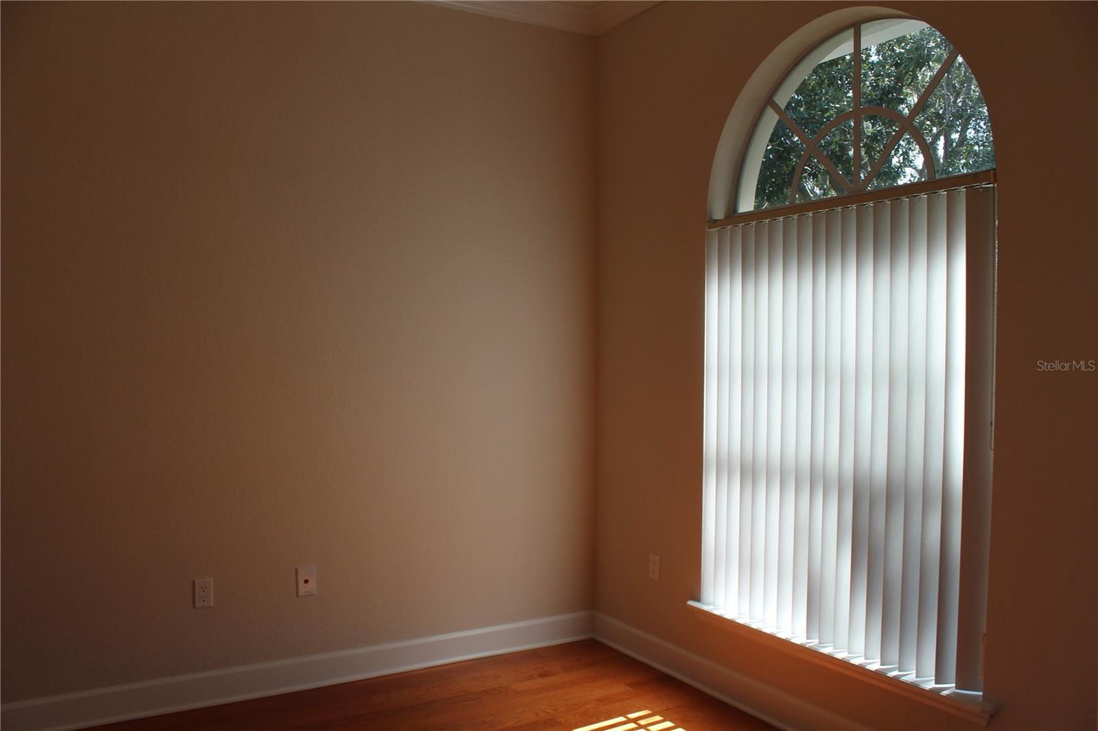 MANDOLIN - Residential Lease