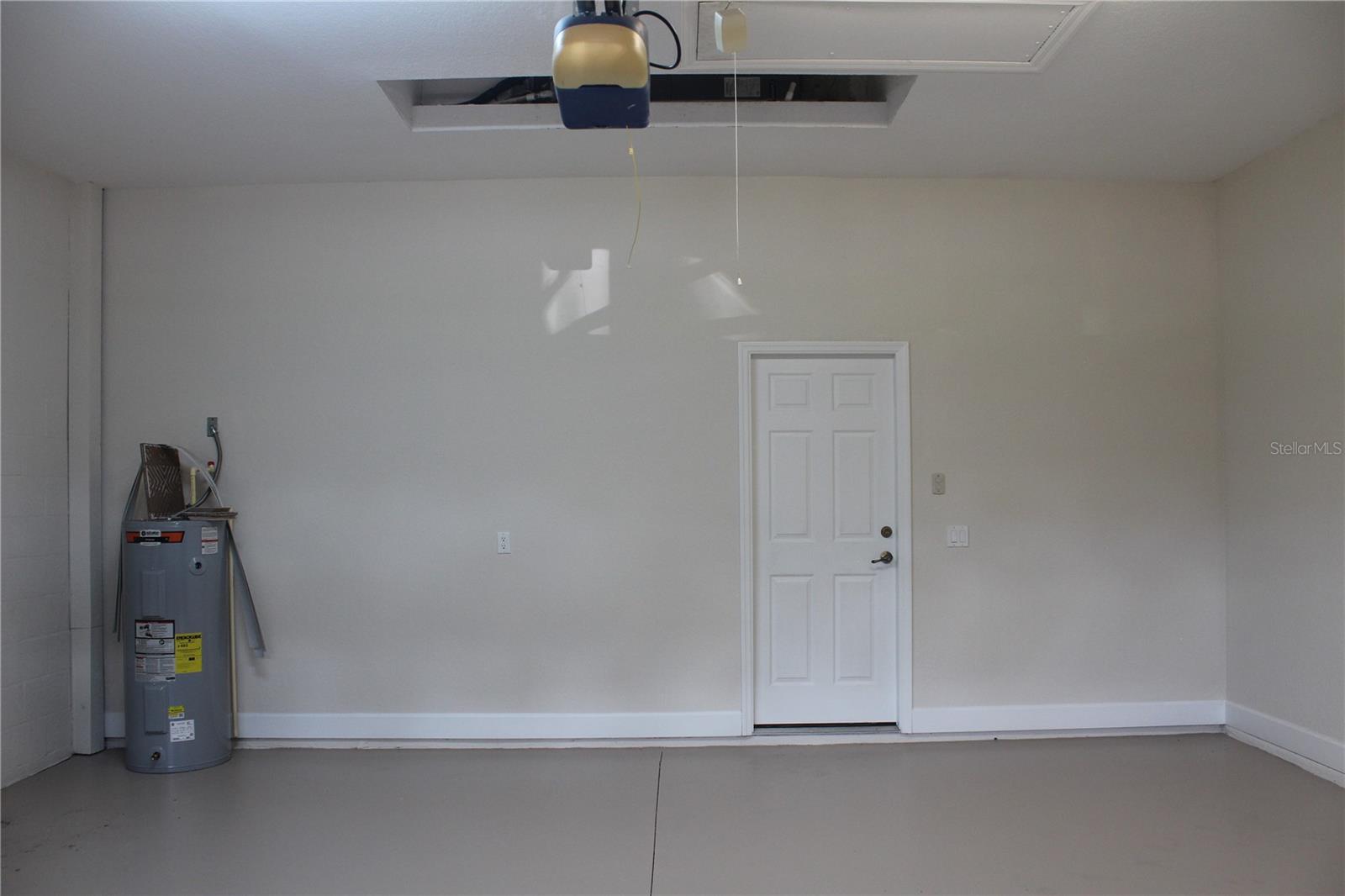 MANDOLIN - Residential Lease