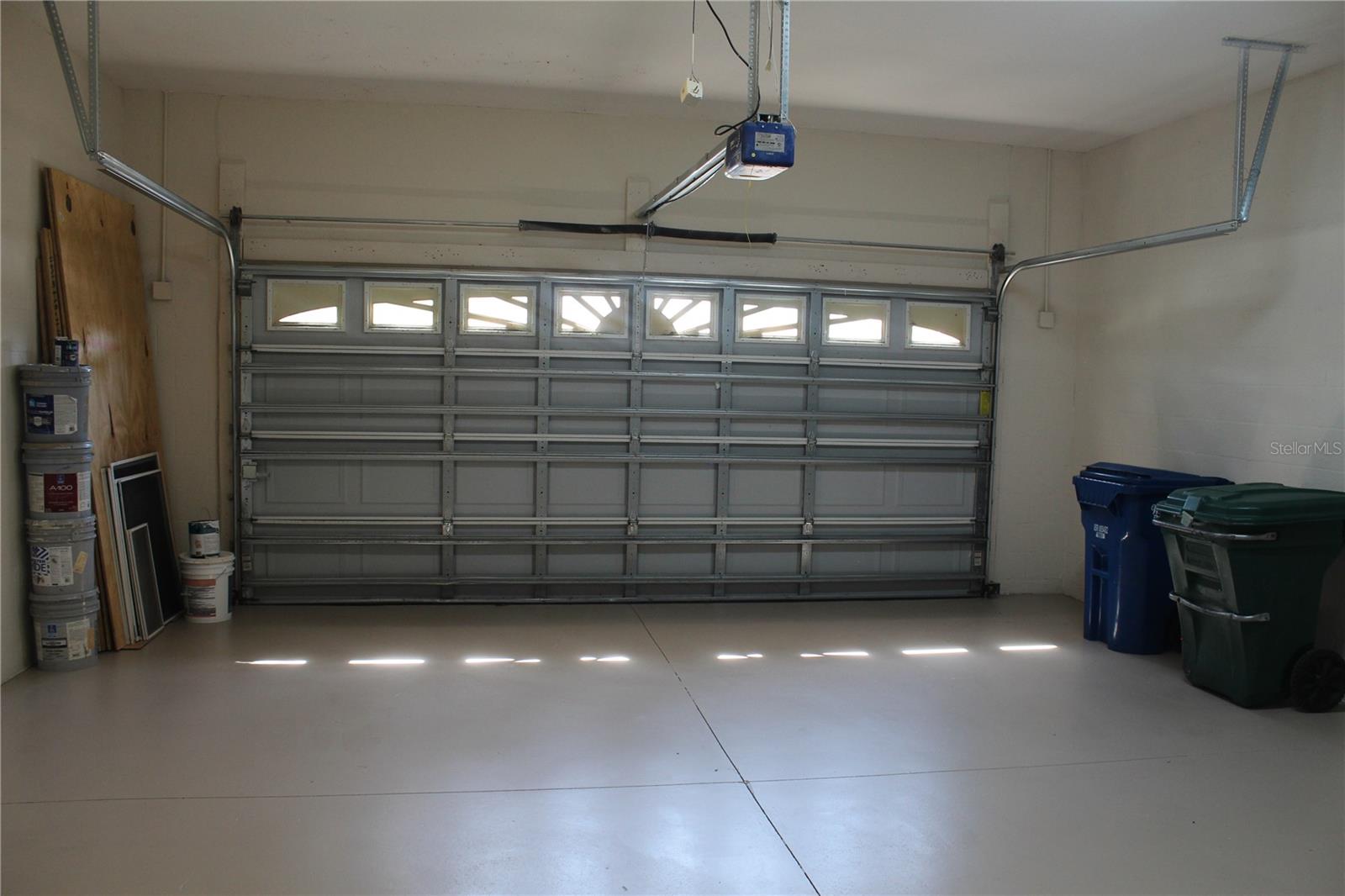 MANDOLIN - Residential Lease