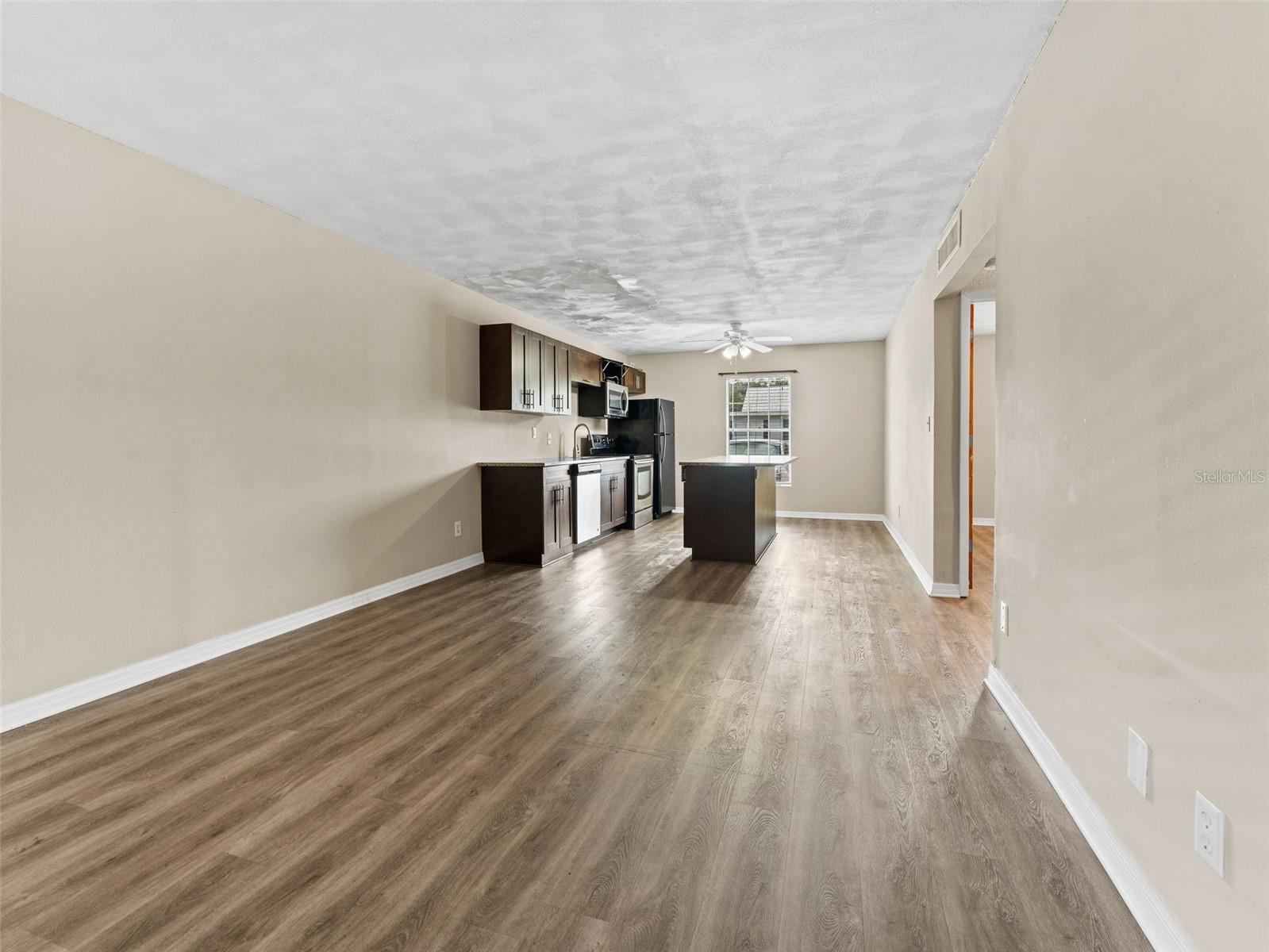 2808 W AZEELE STREET 117