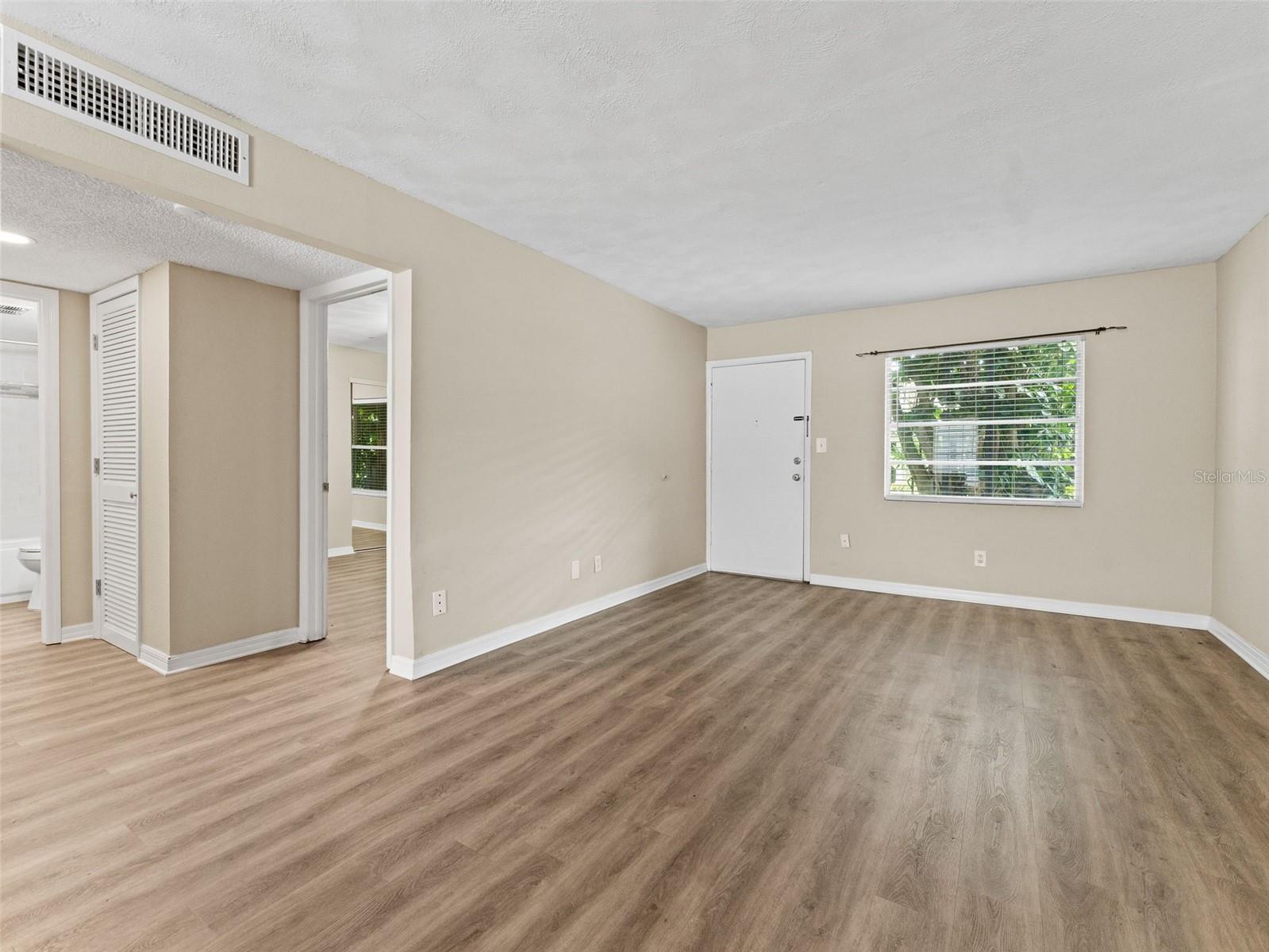 2808 W AZEELE STREET 117