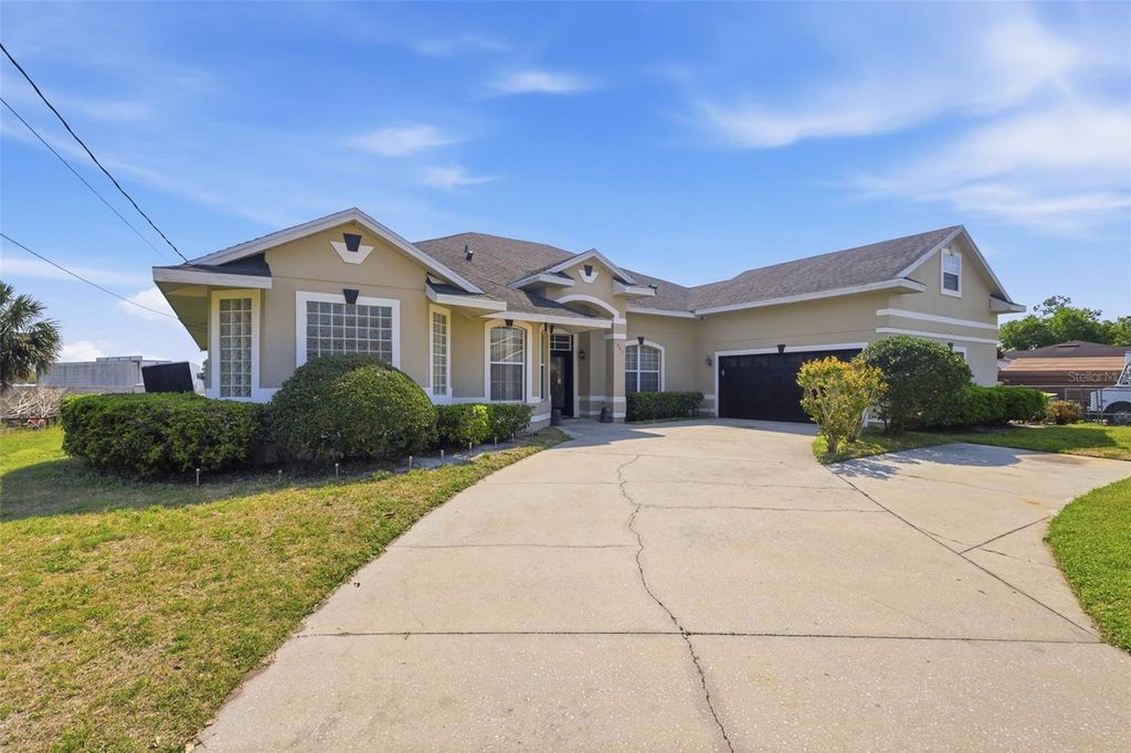 Photo of 1051 Dunbar Avenue, Sanford, FL 32771 (MLS # O6393808)