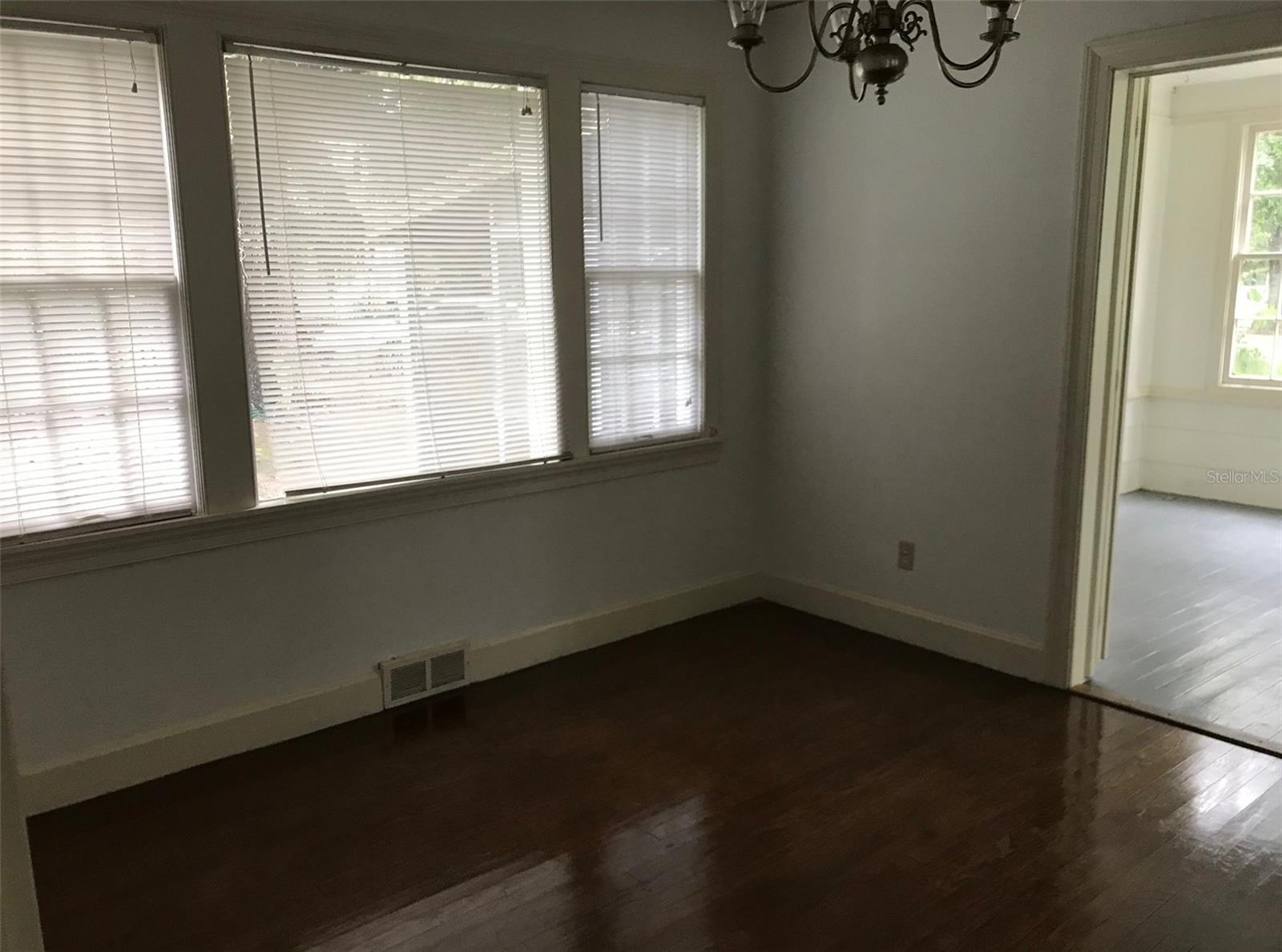 MOUNT DORA - Residential Lease