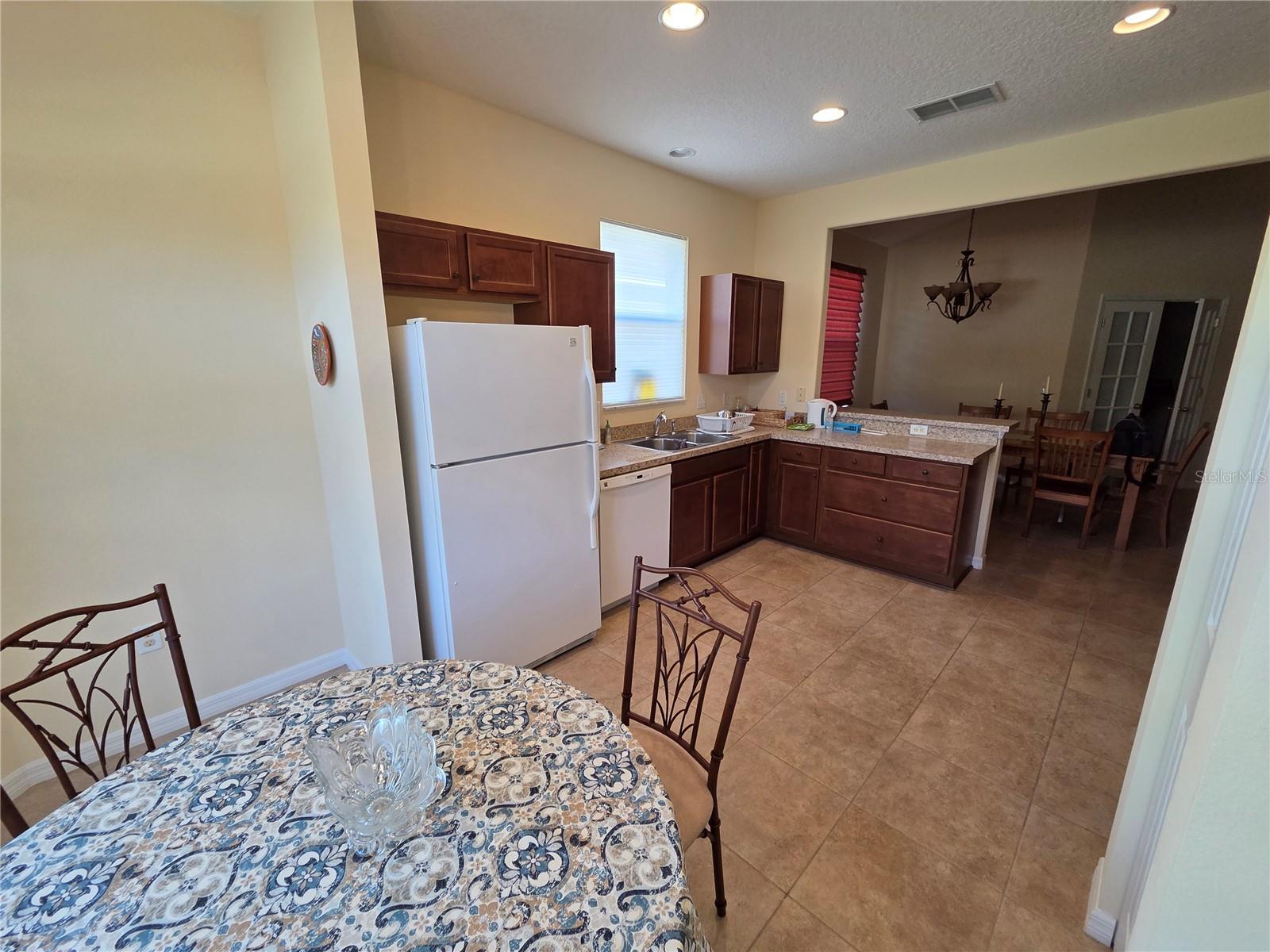 EDGEWATER LAKES SEAGATE COMMUNITY - Residential