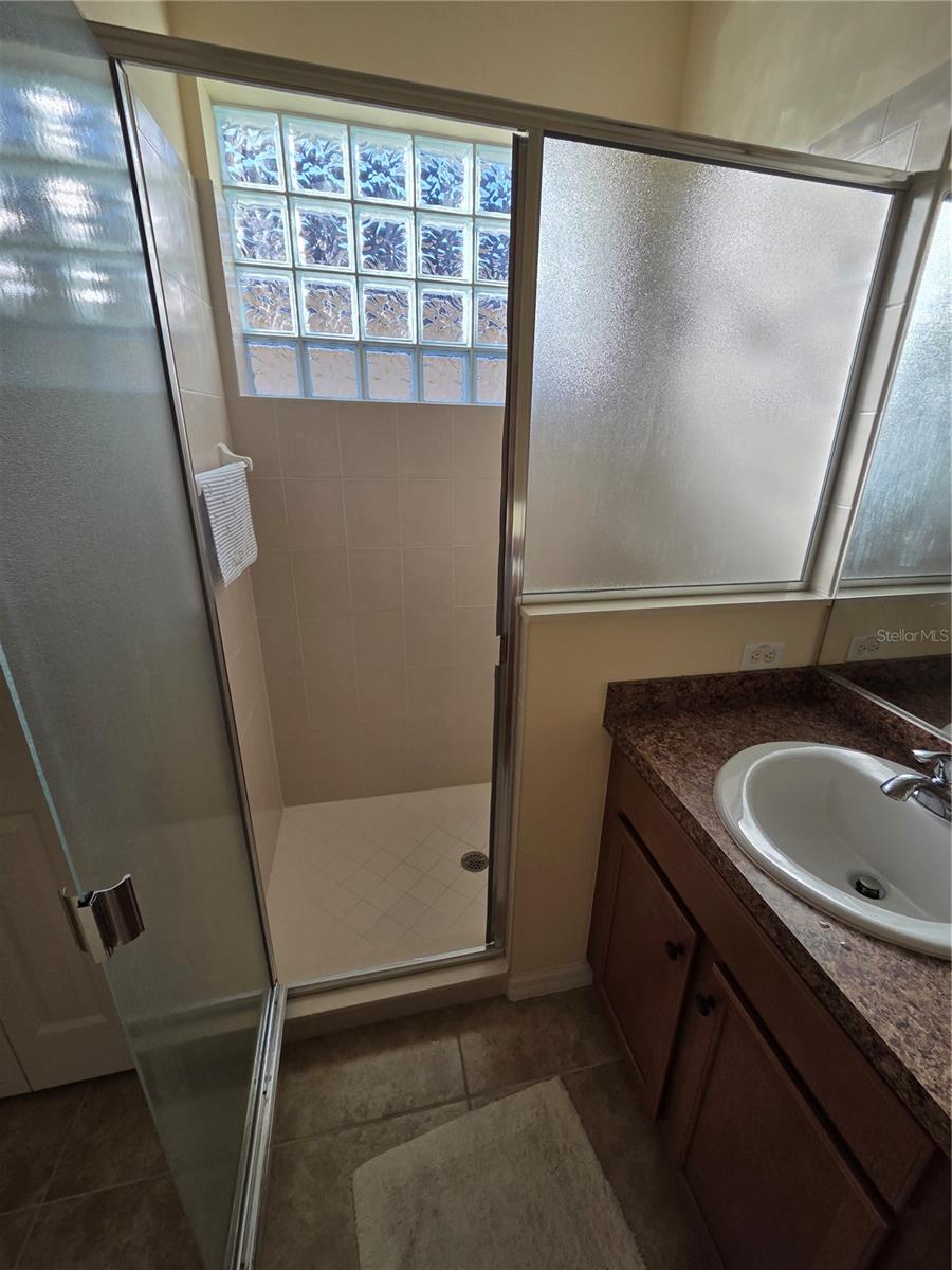 EDGEWATER LAKES SEAGATE COMMUNITY - Residential