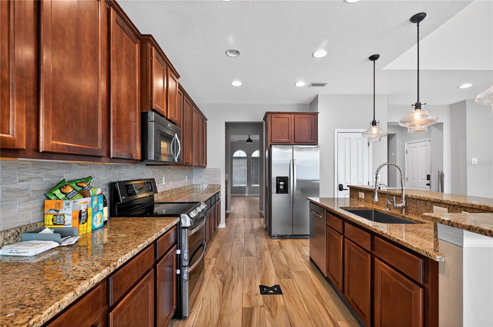 EASTRIDGE PRESERVE SUB - Residential