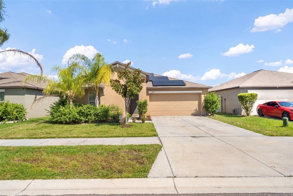 Photo of 10421 Carloway Hills Drive, Wimauma, FL 33598 (MLS # OM732573)