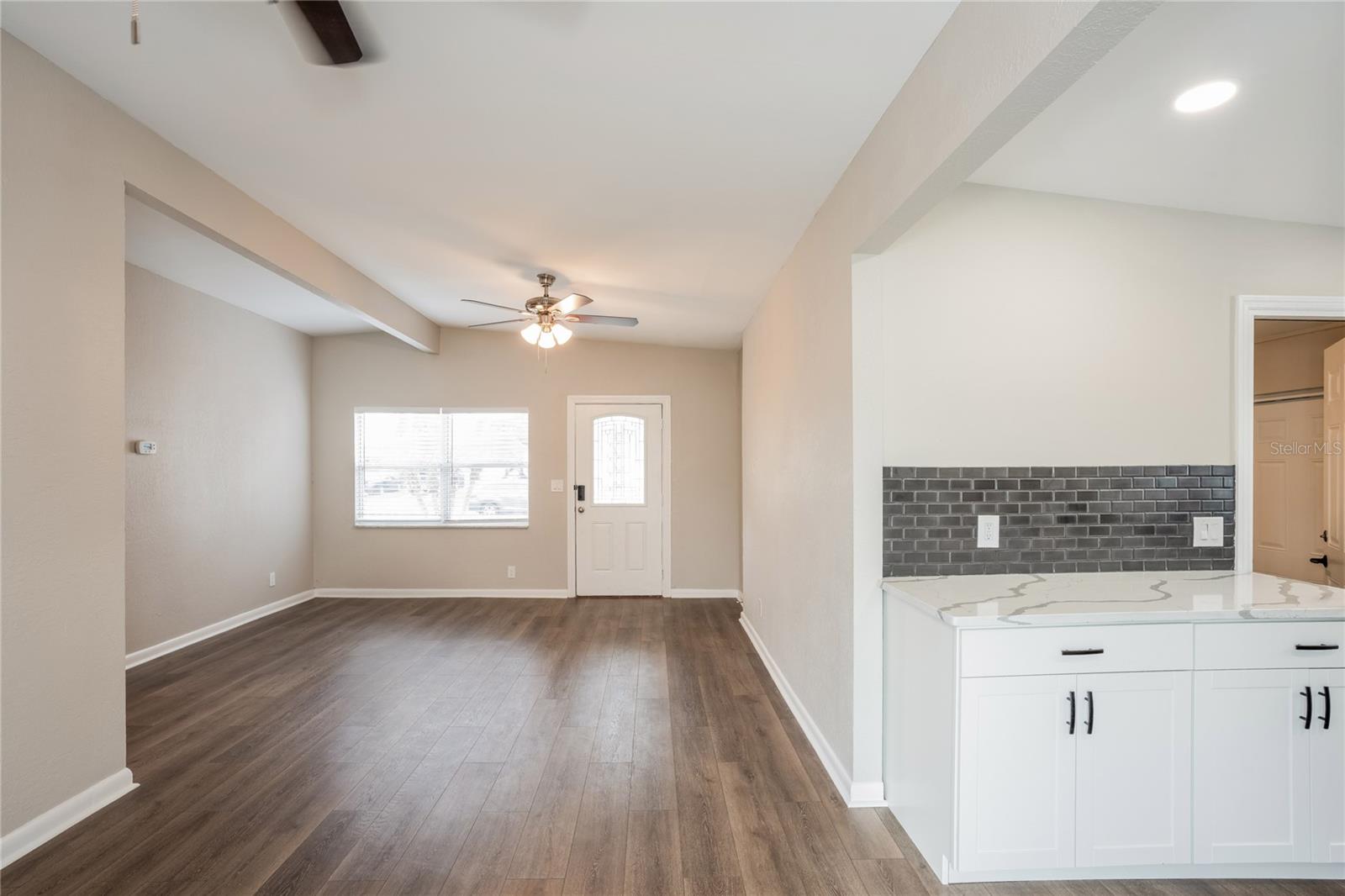 LAKESIDE GARDENS - Residential Lease