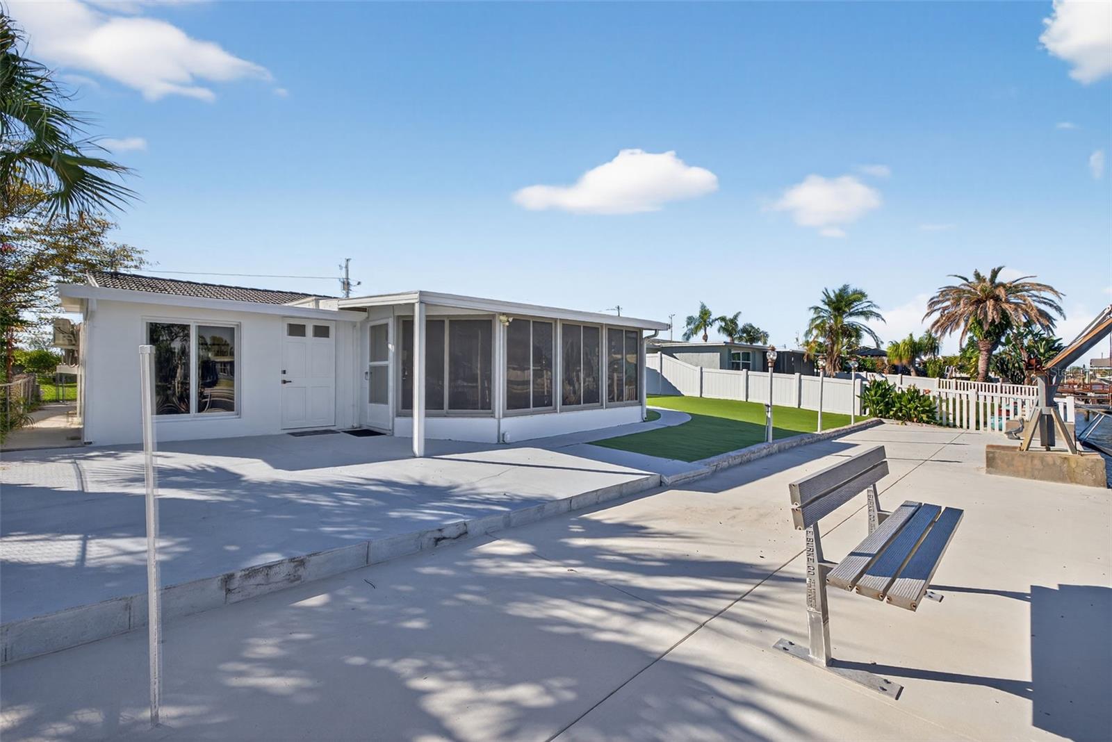 LEISURE BEACH - Residential