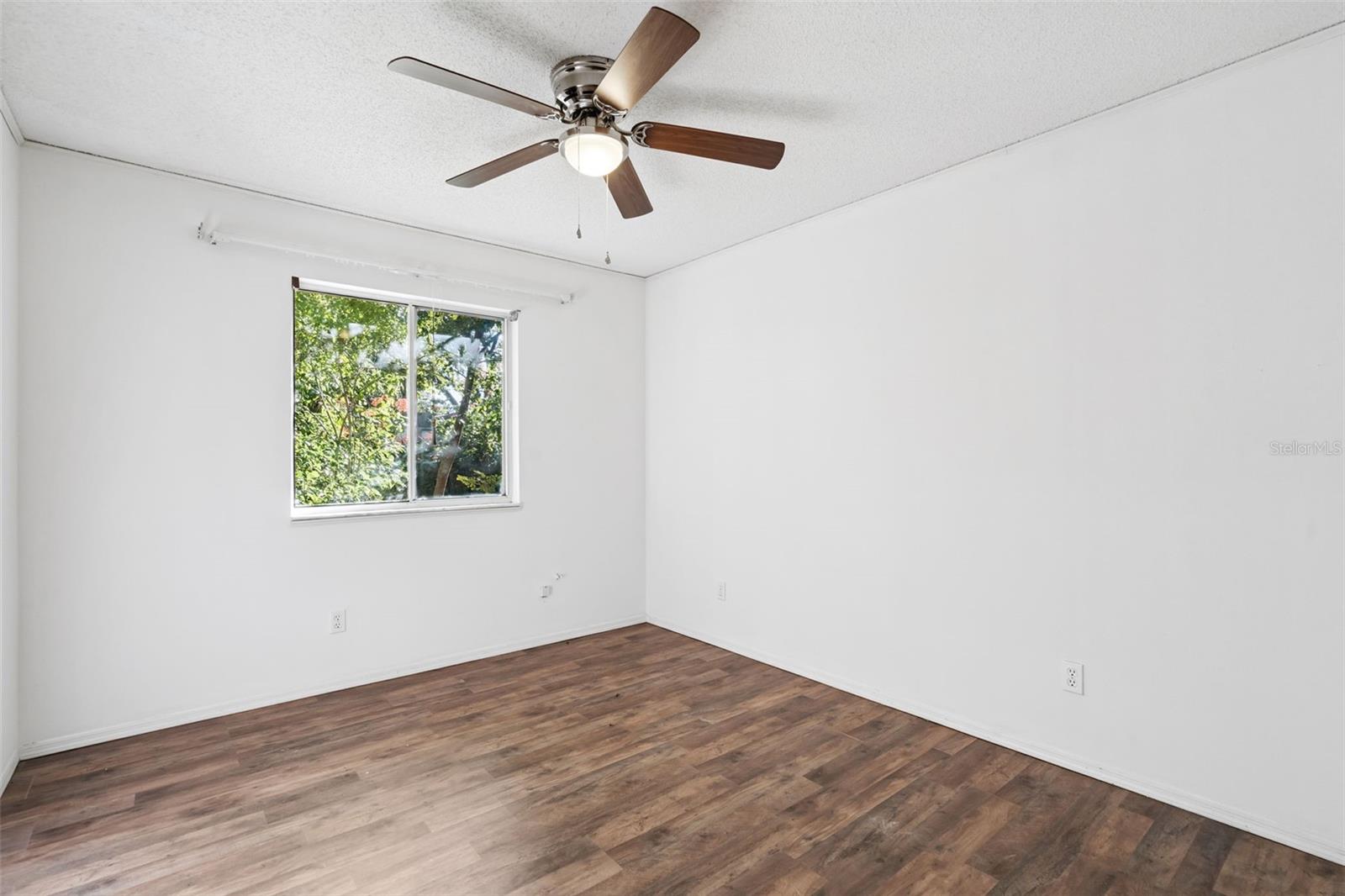 EUSTIS LAKE YALE LANDING - Residential