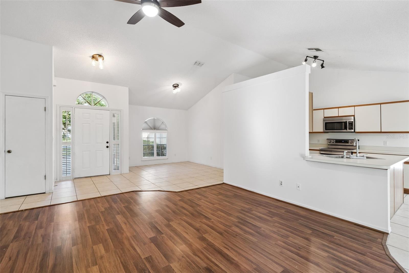 EUSTIS LAKE YALE LANDING - Residential