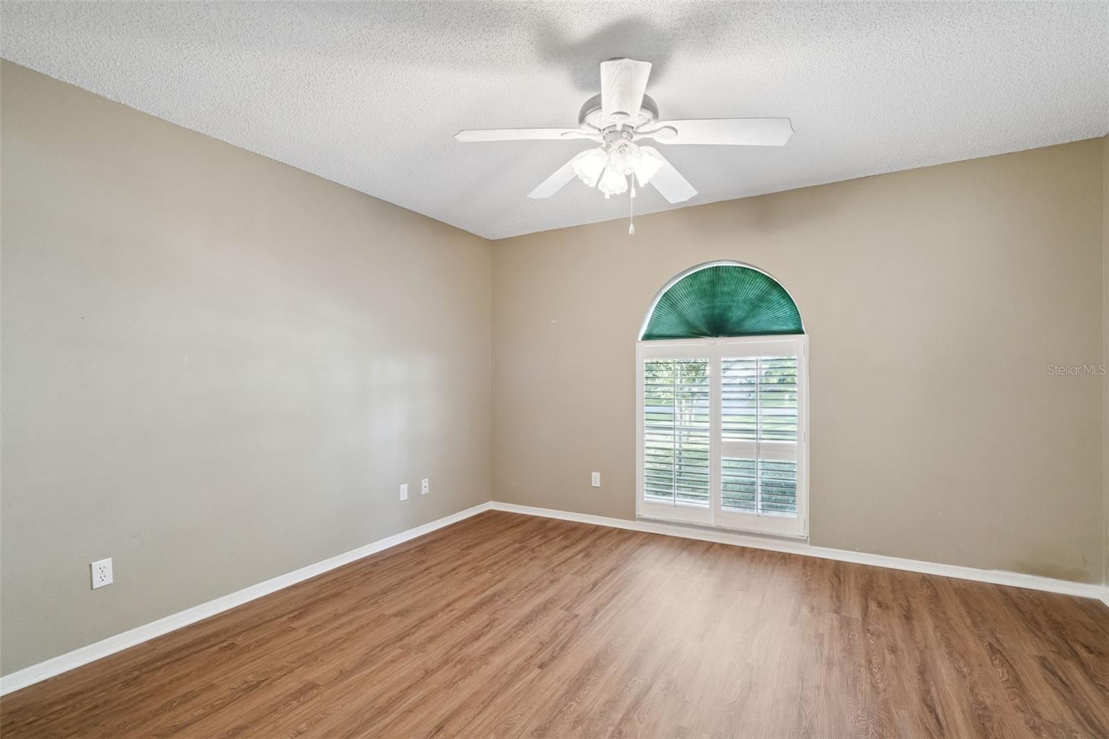 EUSTIS LAKE YALE LANDING - Residential