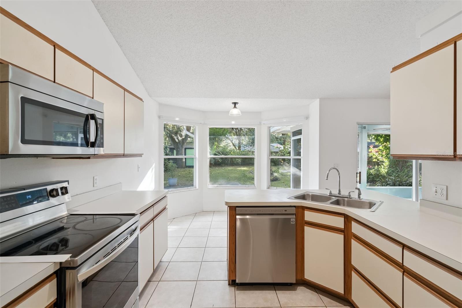 EUSTIS LAKE YALE LANDING - Residential