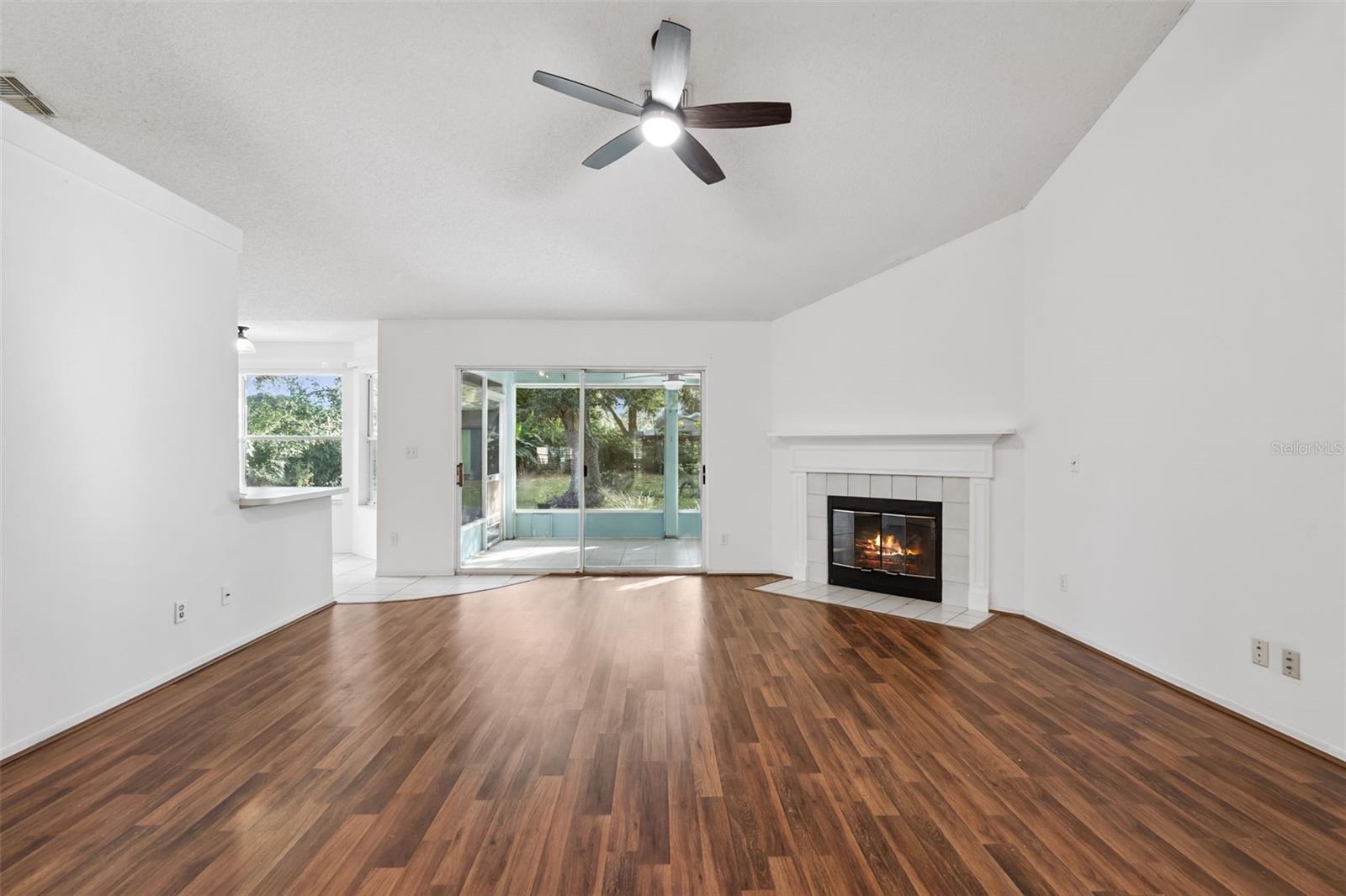 EUSTIS LAKE YALE LANDING - Residential