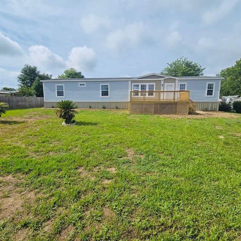 Photo of 5870 SE 140th Street, Summerfield, FL 34491 (MLS # W7877036)