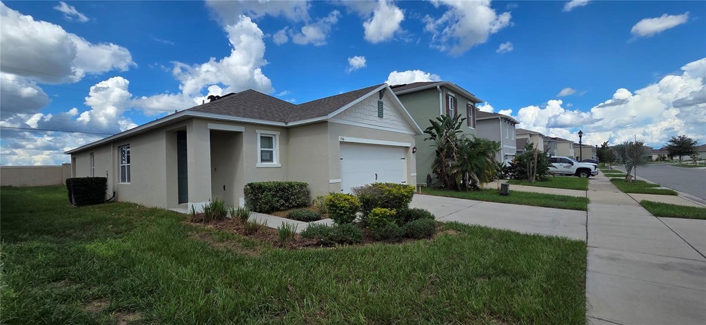 Photo of 156 Eagleview Loop, Davenport, FL 33837 (MLS # L4965495)
