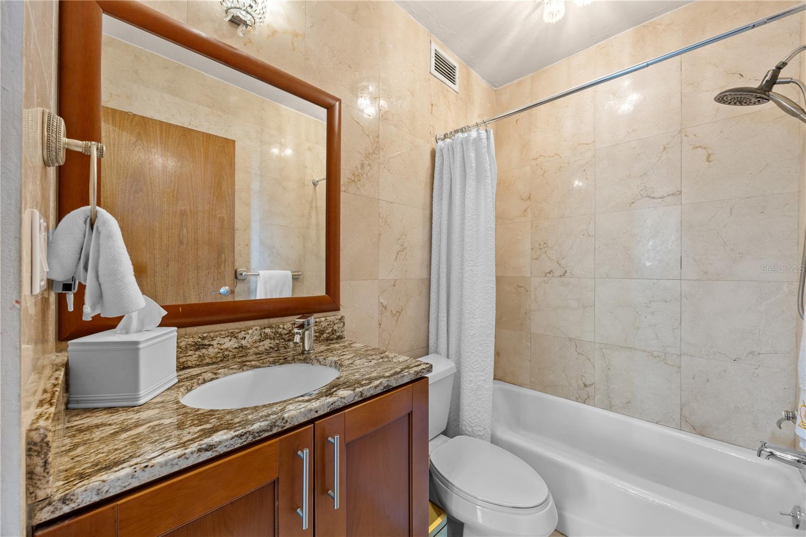 CONDOMINIO LA CIMA - Residential