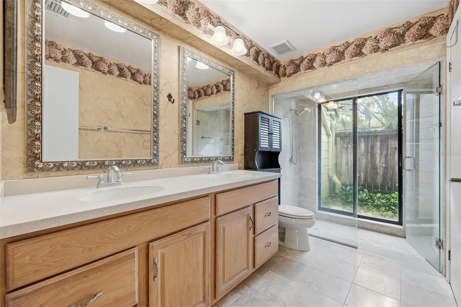 JENNIFER ESTATES - Residential