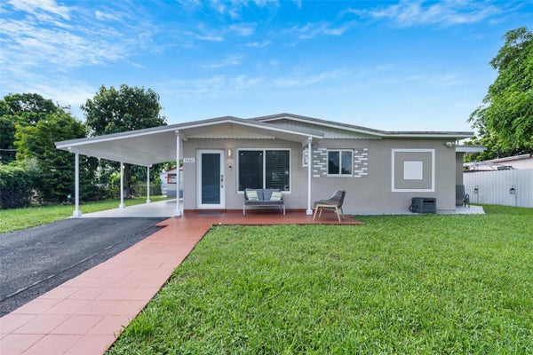 5460 NW 173RD DR, MIAMI GARDENS, FL 33055 - Image c3db149b591ca985fbf5fbb85d46f841/365448769