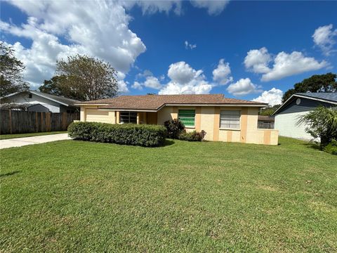 A home in SEMINOLE