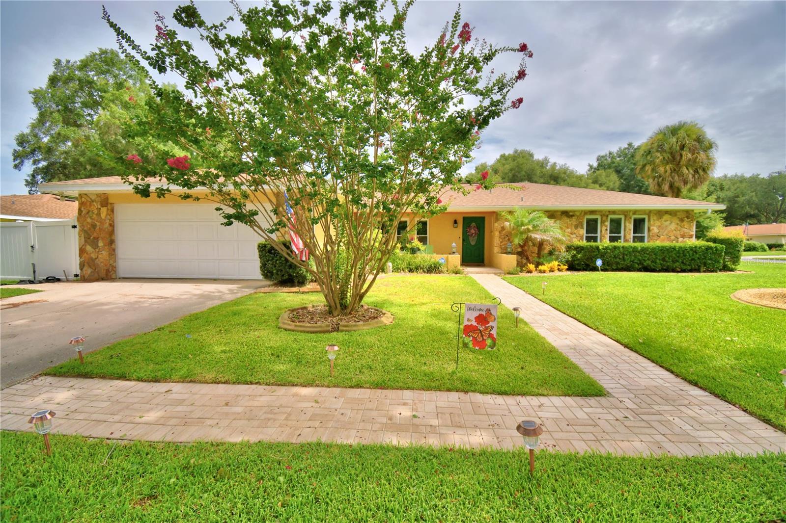 902 CRESTVIEW DRIVE