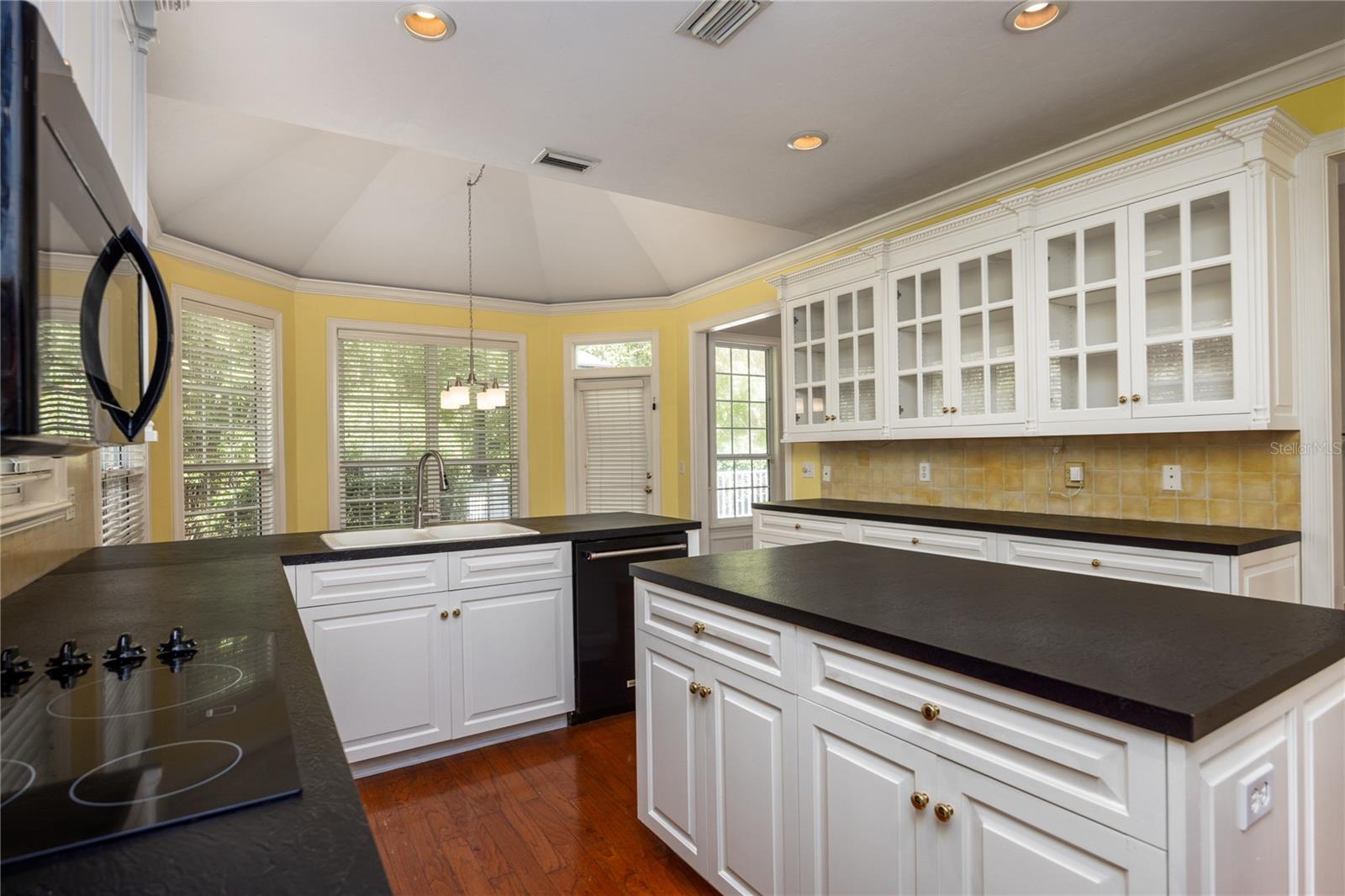 HUNTINGTON PH II - Residential